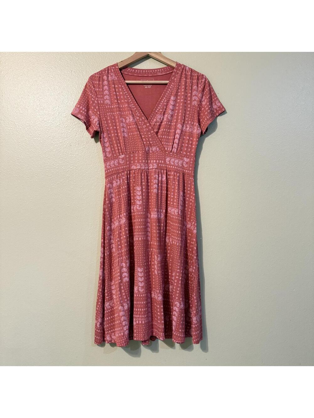 L.L.Bean Coral Paisley Short Sleeve V-Neck Jersey Dress Petite XS
